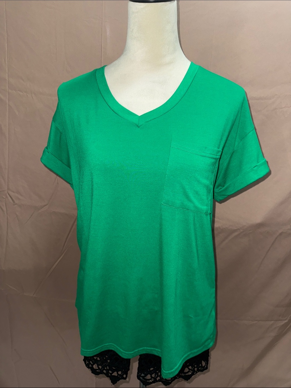 NWOT Amazon Basics Women’s Green V-Neck Pocket Tee